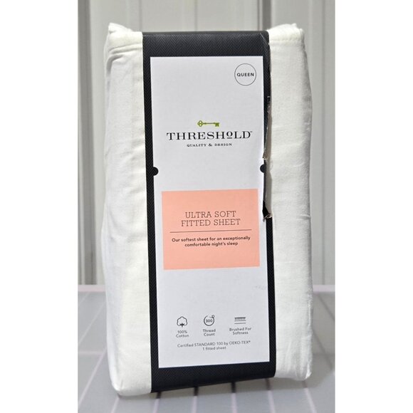 Threshold Queen Size Solid White Ultra Soft 100% Brushed Cotton Fitted Sheet - Picture 1 of 5